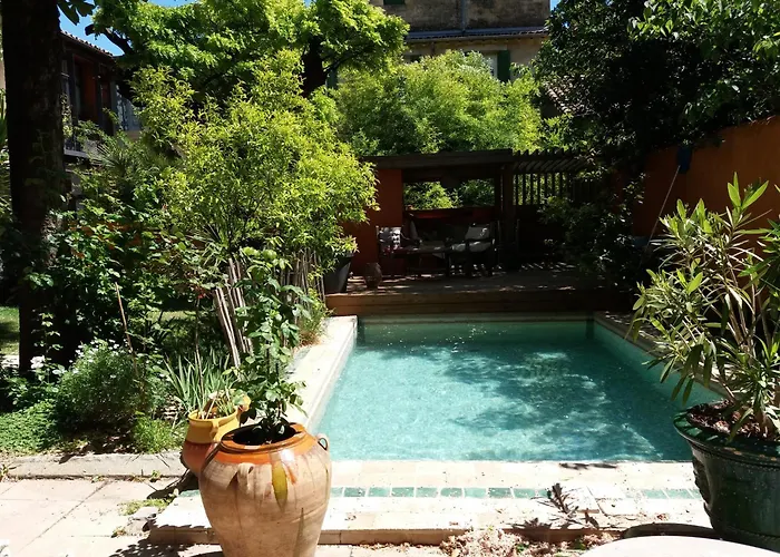Nocleg ze śniadaniem Belle Au Coeur De ,petit Dejeuner, Jardin Et Bassin 3*