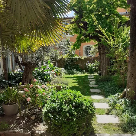 Belle Au Coeur De ,petit Dejeuner, Jardin Et Bassin Montpellier